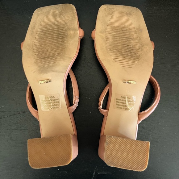 Billini Freida Block Heels Butterscotch - Picture 9 of 10